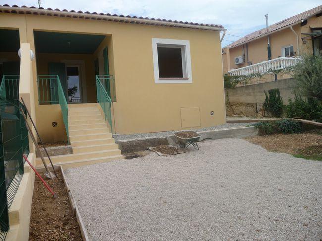 Location NOTRE AGENCE IMMOBILIERE SPECIALISTE SUR ALLAUCH PLAN DE CUQUES CHATEAU GOMBERT 11EME 12EME 13EME  VOUS PROPOSE SA VILLA NEUVE EN LOCATION PLAIN PIED T3 JARDINET TERRASSE CUISINE EQUIPEE ALLAUCH LOGIS NEUF 13190 13