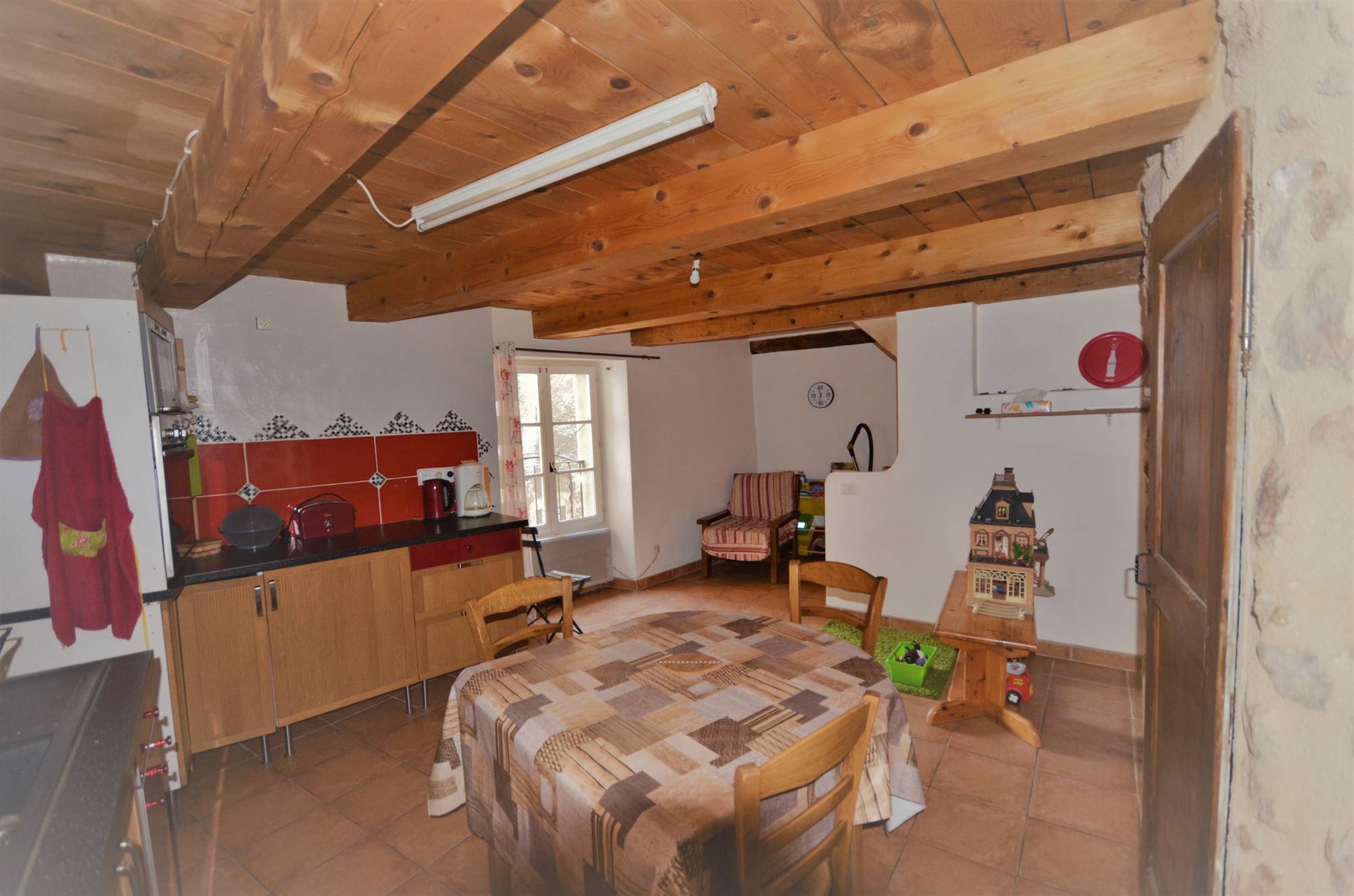 Vente Vente maison de village T4  sur 4 niveau avec cave voutée  à Aups