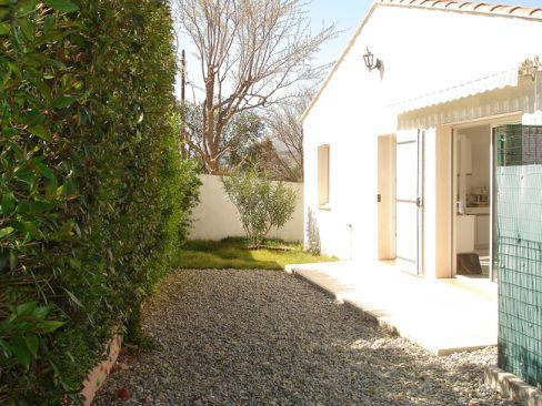 Location villa t3 plain pied allauch 13190 13