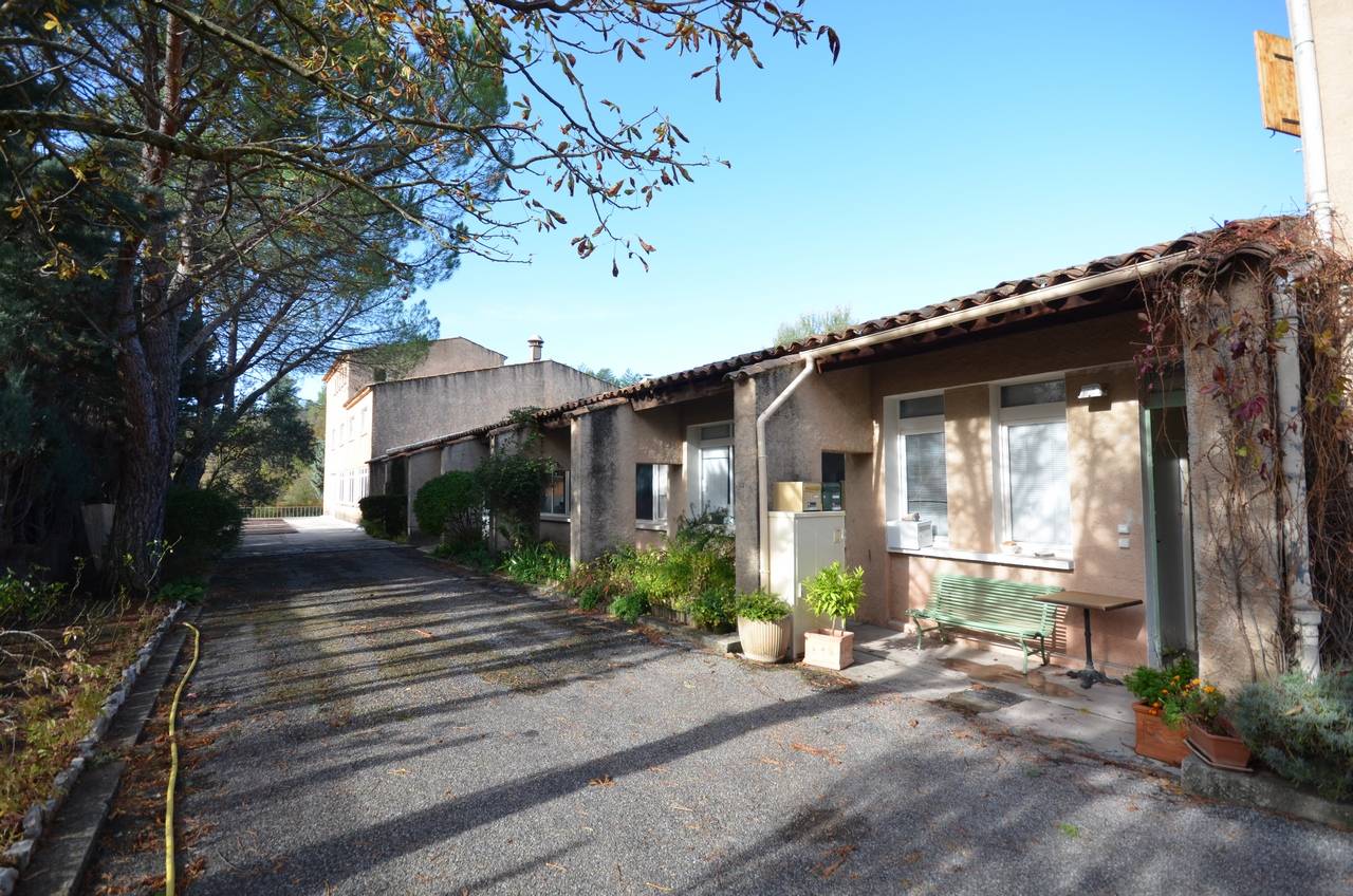Location LOCAL COMMERCIAL  MOUSTIERS SAINTE-MARIE