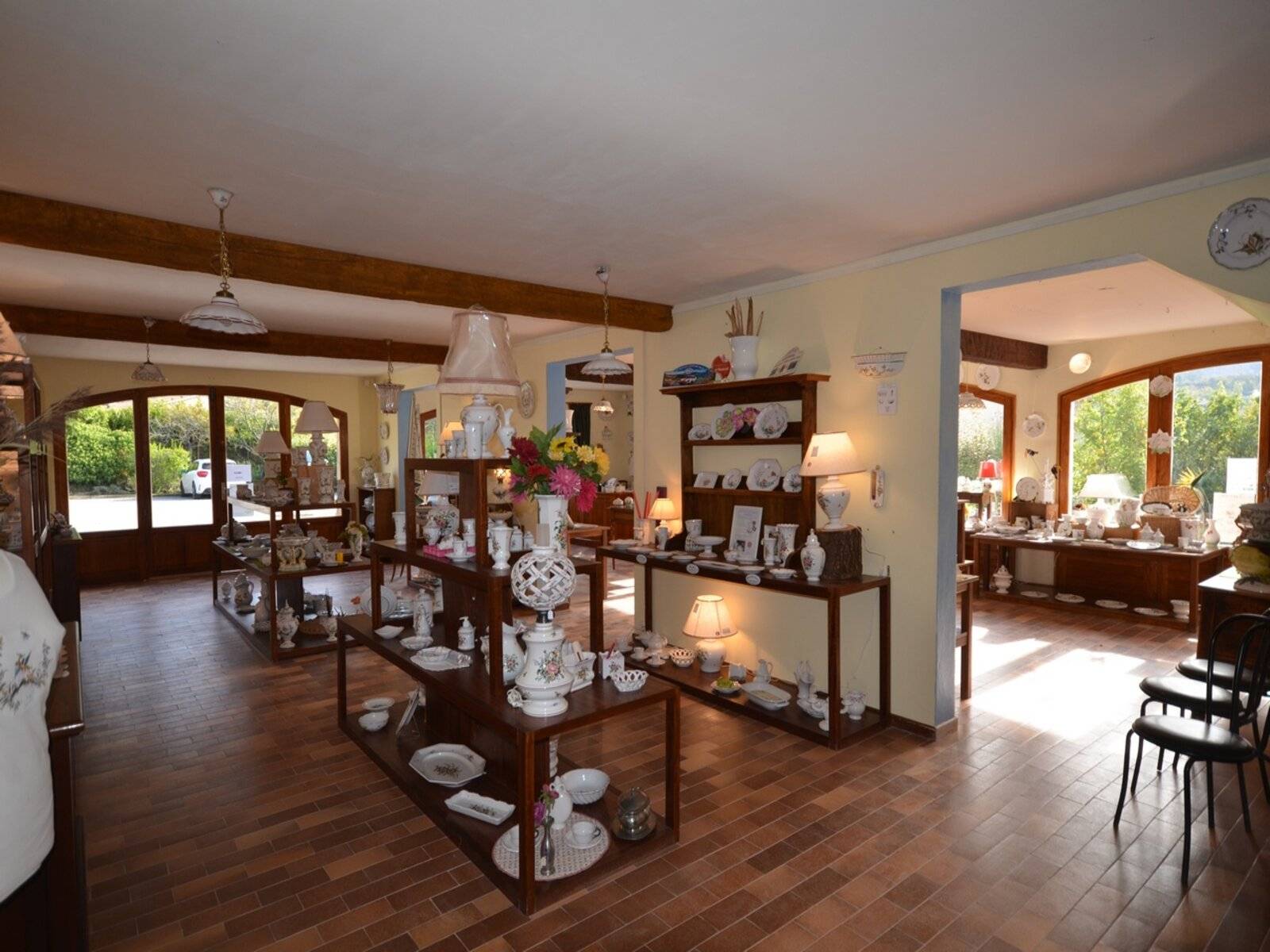Vente LOCAL COMMERCIAL  MOUSTIERS SAINTE MARIE