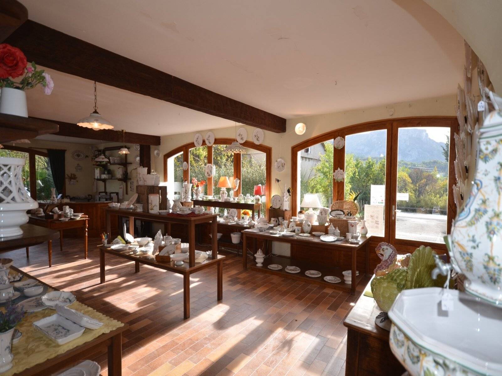 Vente LOCAL COMMERCIAL  MOUSTIERS SAINTE MARIE
