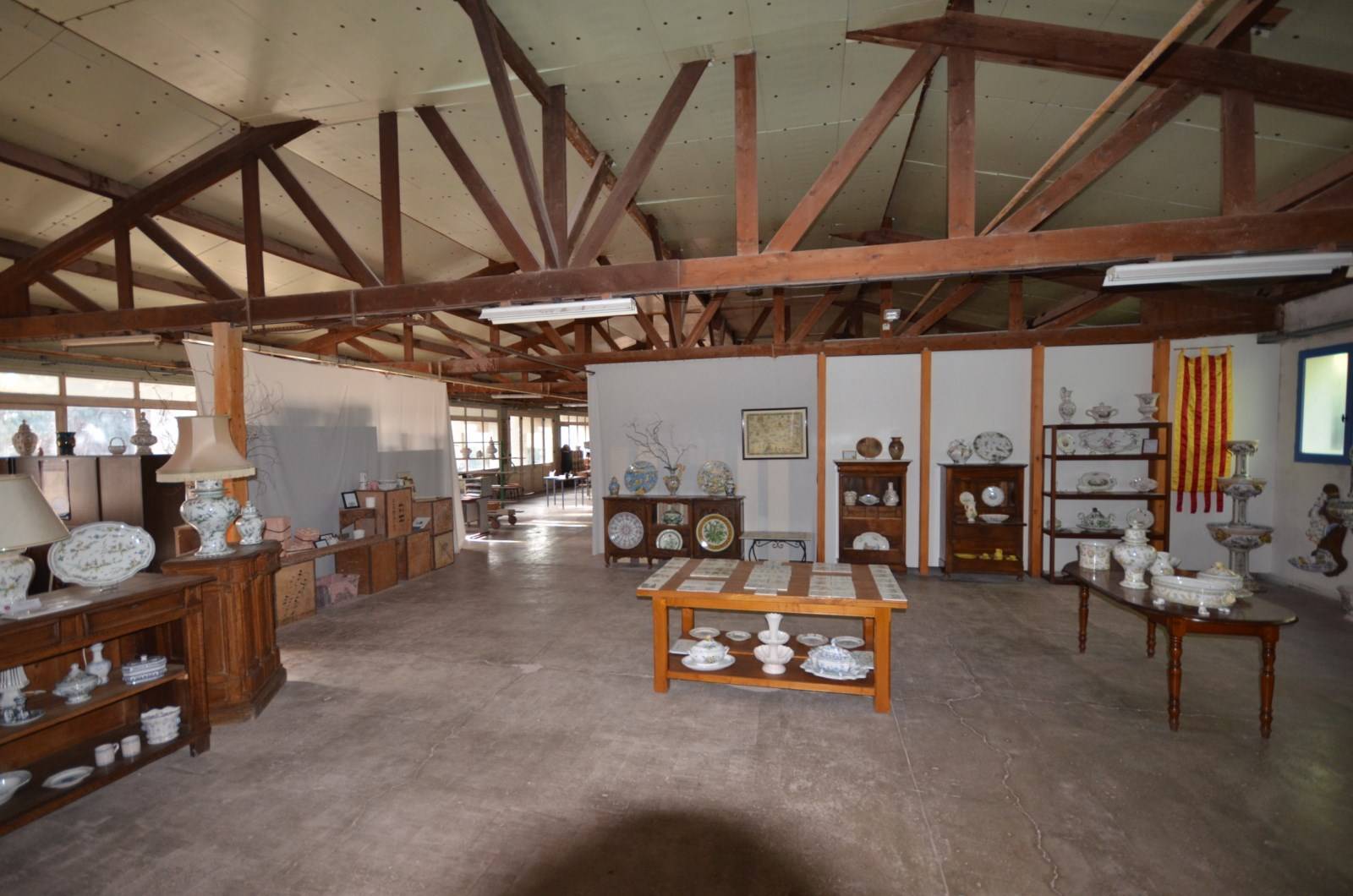 Location LOCAL COMMERCIAL  MOUSTIERS SAINTE-MARIE