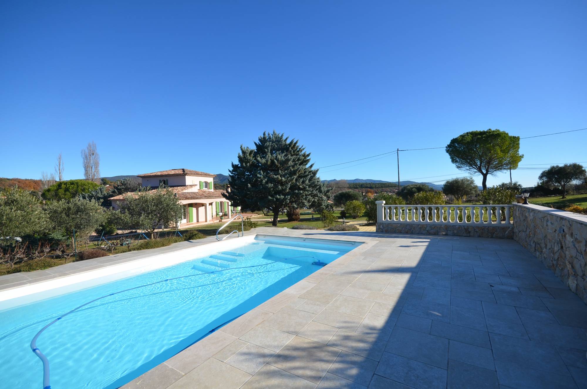 Vente VILLA T4 AVEC STUDIO REGUSSE