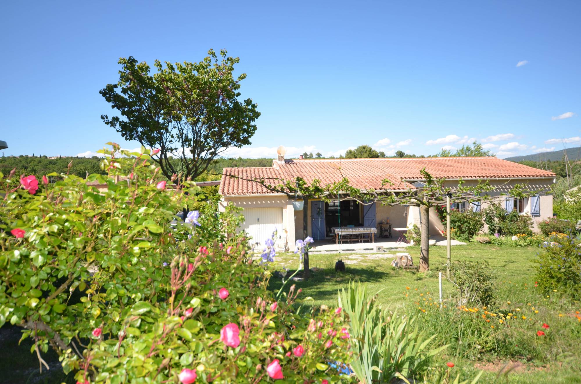 Vente VILLA T5 REGUSSE TRES AGREABLE VILLA T 5 DE PLAIN-PIED