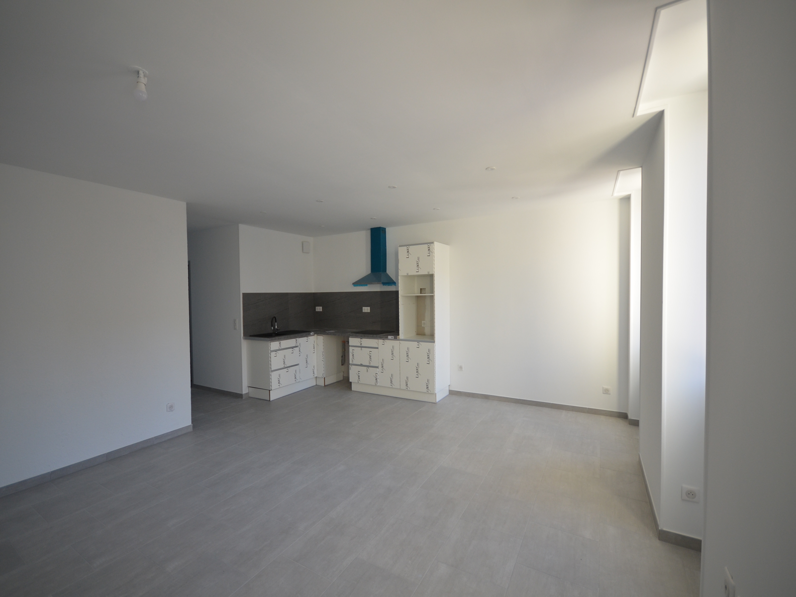 Location APPARTEMENT T4 AUPS APPARTEMENT REFAIT A NEUF