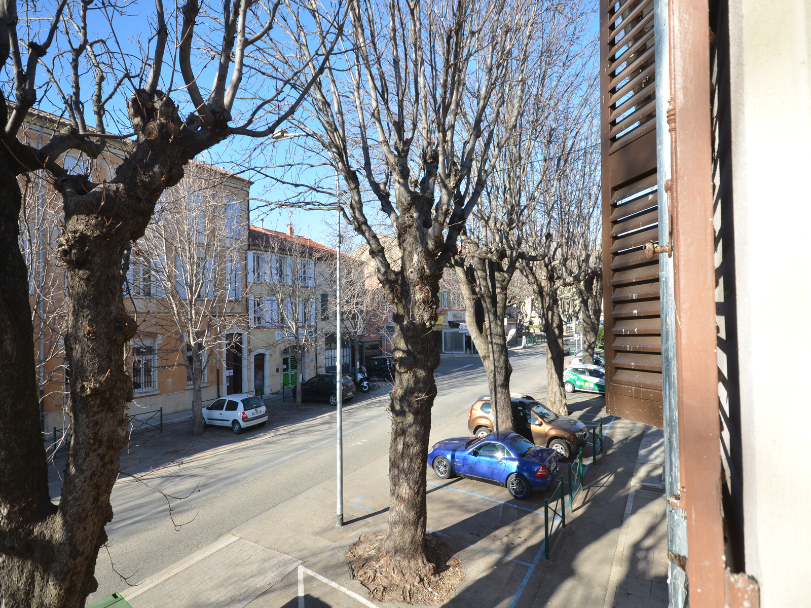 Location APPARTEMENT T4 AUPS APPARTEMENT REFAIT A NEUF