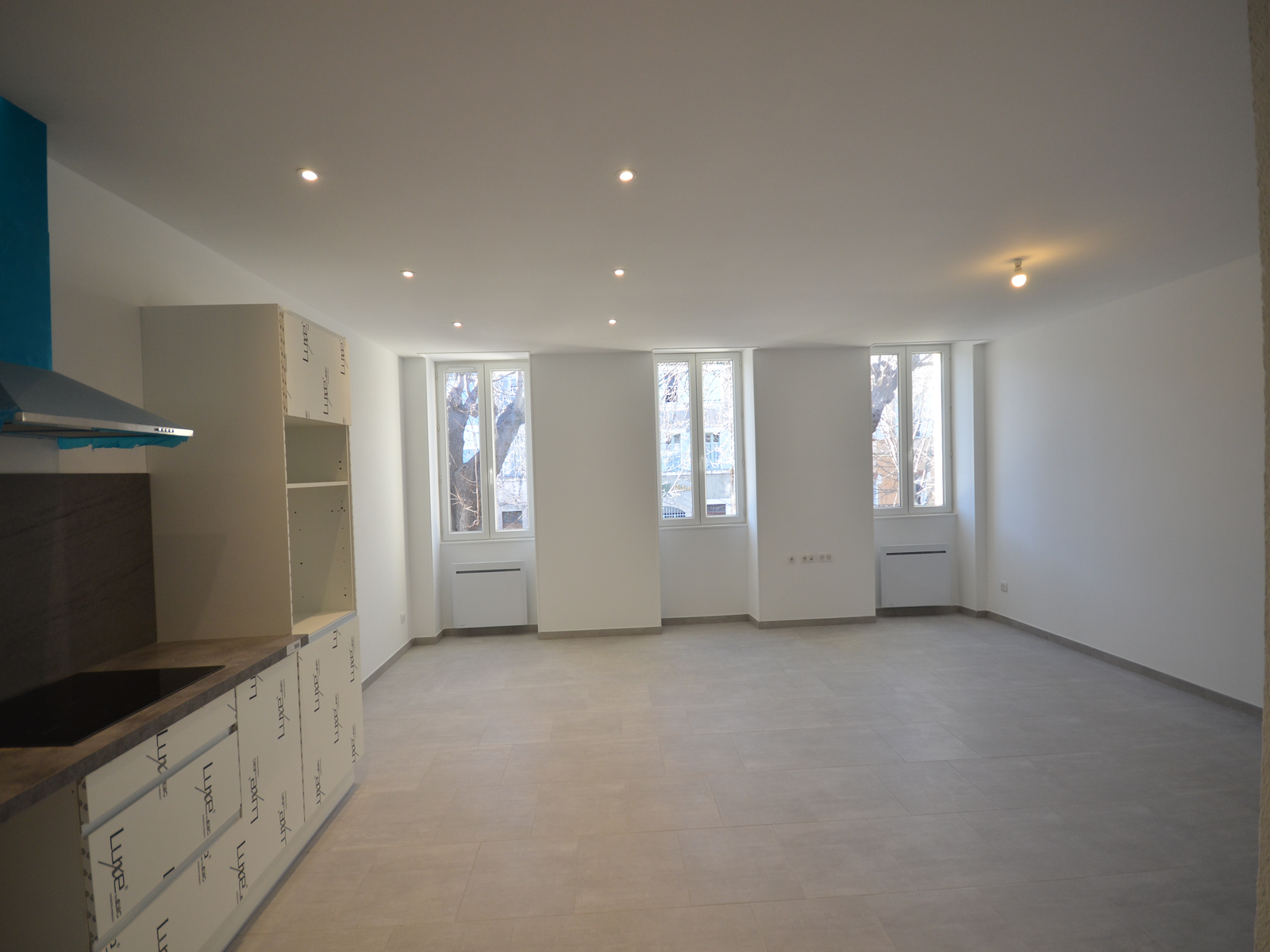 Location APPARTEMENT T4 AUPS APPARTEMENT REFAIT A NEUF