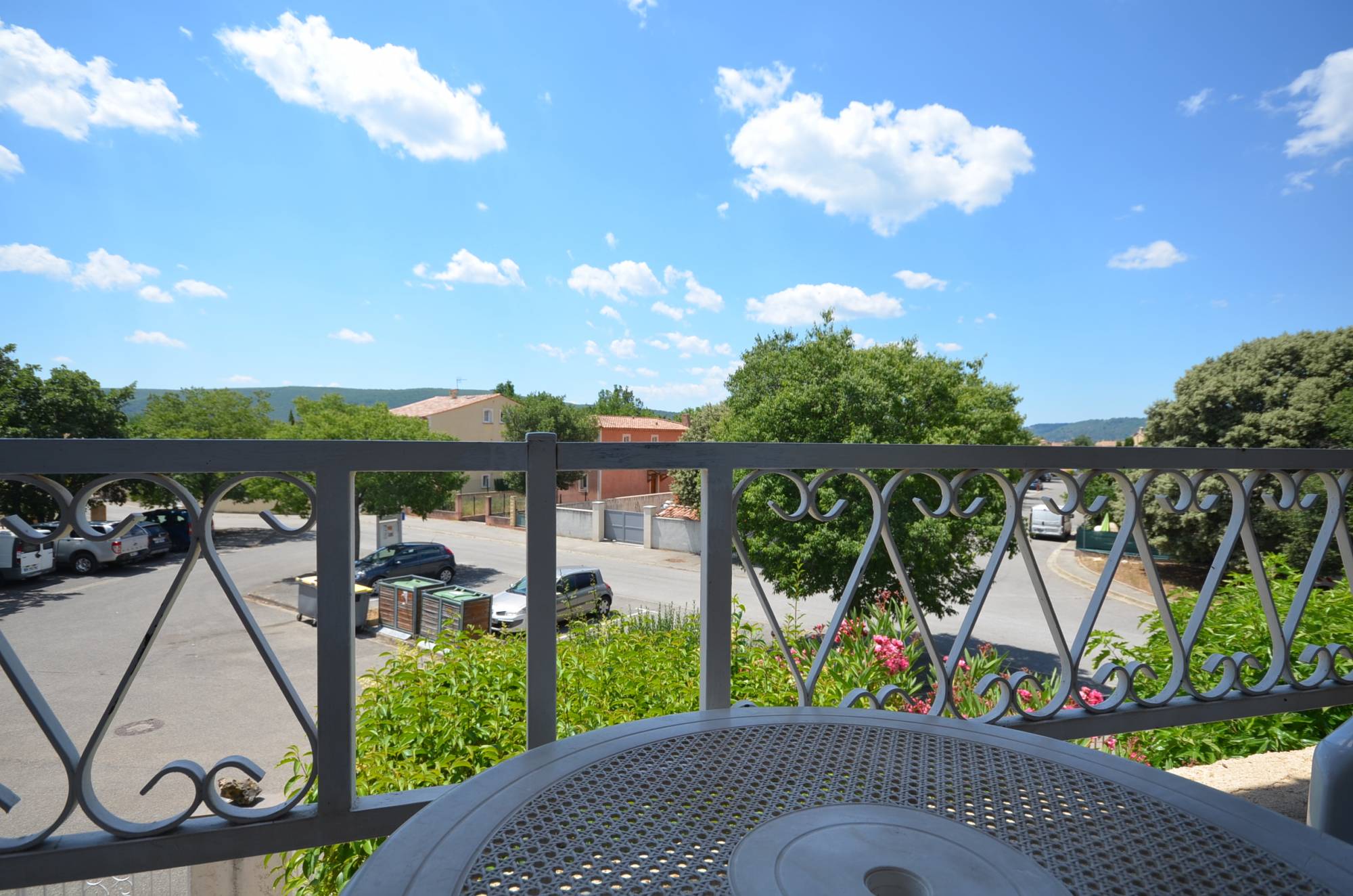 Vente  APPARTEMENT T2 - 5MN À PIED DES PLAGES ET COMMERCES  LES SALLES SUR VERDON