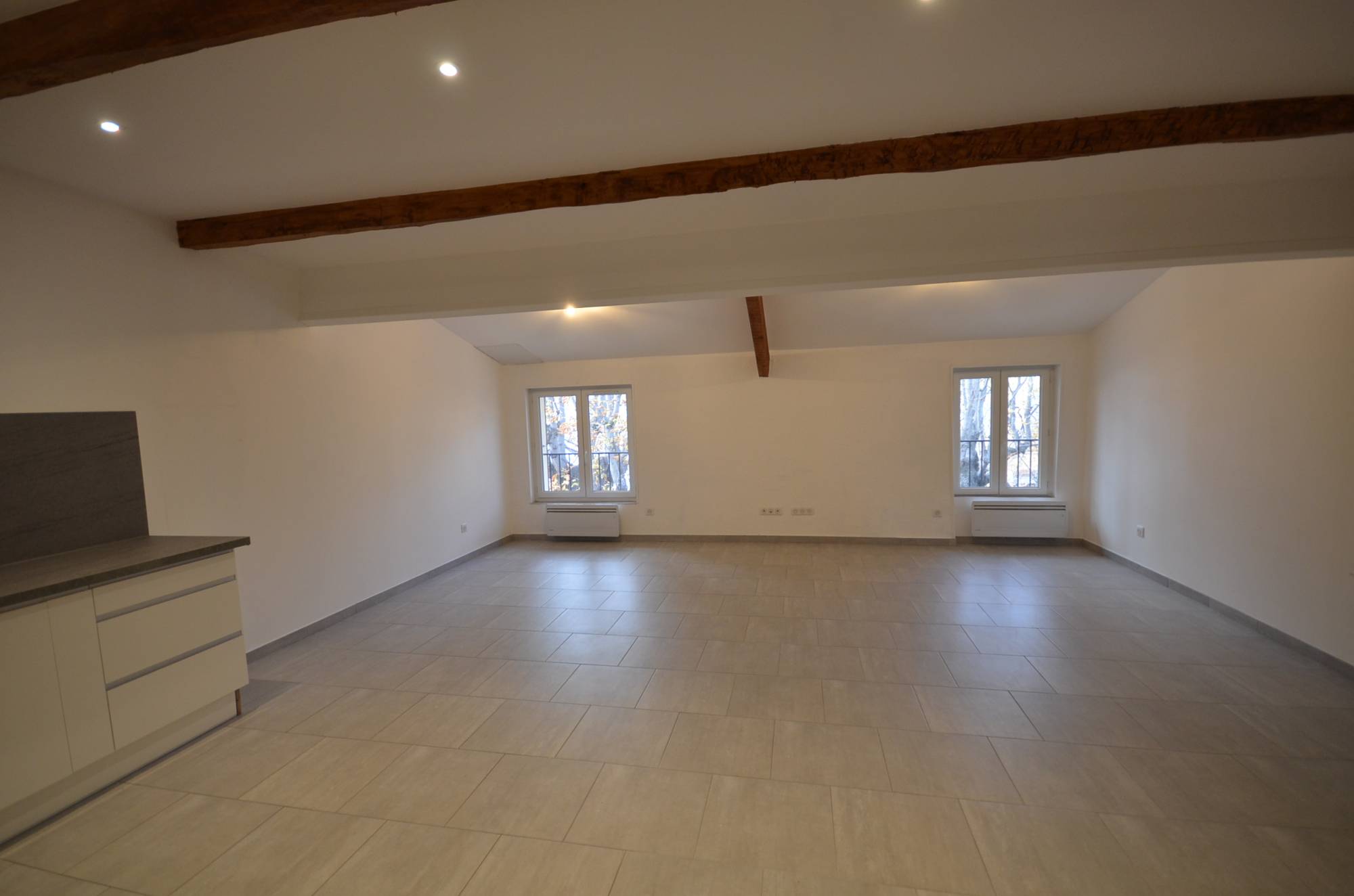 Location APPARTEMENT T3 REFAIT A NEUF AUPS