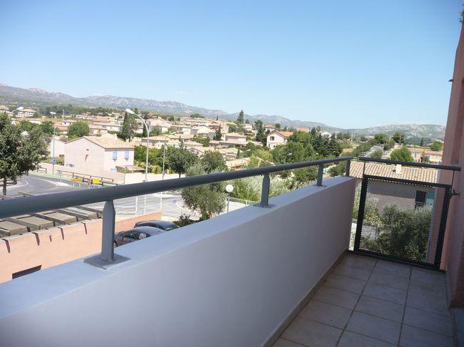 Location NOTRE AGENCE IMMOBILIERE SPECIALISTE SUR ALLAUCH PLAN DE CUQUES CHATEAU GOMBERT 11EME 12EME 13EME VOUS PROPOSE SON APPARTEMENT T1 F1 TYPE 1 DANS RESIDENCE FERMEE AVEC PISCINE AU 2EME ETAGE MARSEILLE 13EME CHATEAU GOMBERT TECHNOPOLE 13013 13