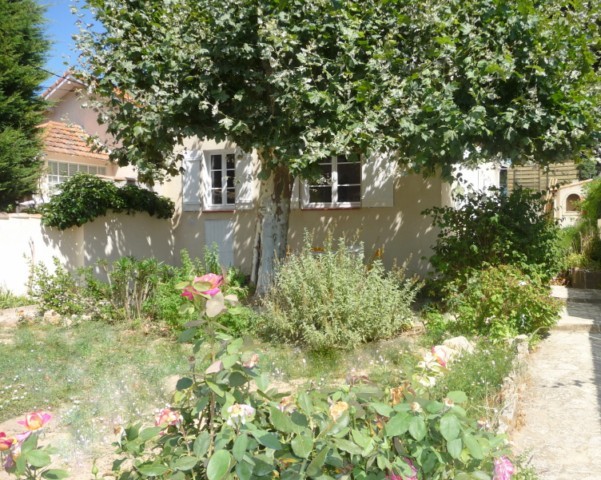 Location REZ DE CHAUSSEE D'UNE VILLA T3 MARSEILLE 13EME CHATEAU GOMBERT 72m² HAB SUR 300m² DE TERRAIN - CAVE - GARAGE - GRENIER - CCIG 