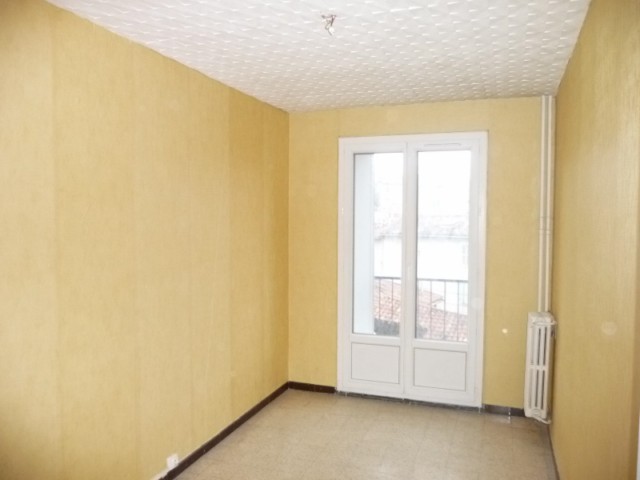 Location Appartement T3 MARSEILLE 2EME LA JOLIETTE