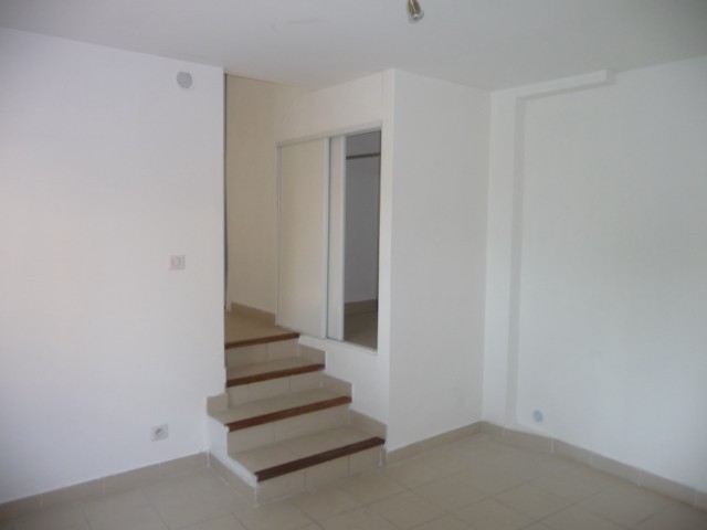 Location Appartement T1/2 ALLAUCH VILLAGE APPARTEMENT T1/2 REFAIT A NEUF PROXIMITE COMMODITES