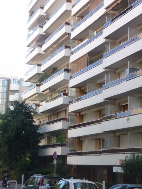 Location T1 MARSEILLE 5EME LA TIMONE STUDIO DE 22m² HAB AU 3EME ETAGE - ASC - BALCON - PROX FACULTE MEDECINE IDEAL ETUDIANT
