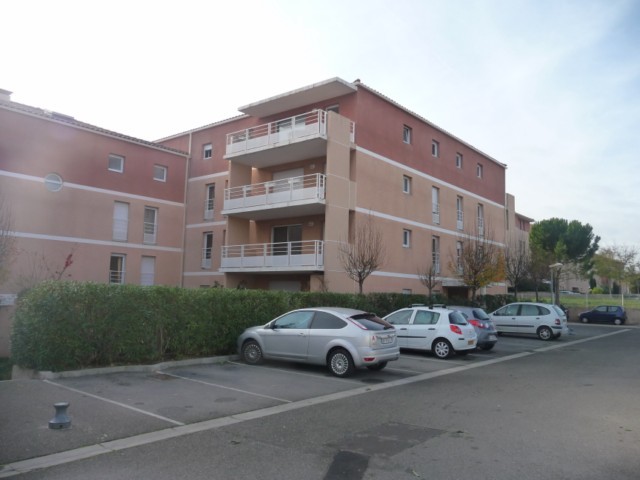 Location Appartement T2 MARSEILLE 13EME CHATEAU GOMBERT TECHNOPOLE DANS RESIDENCE FERMEE AVEC PISCINE - TERRASSE - 2 PARKINGS - CCIG