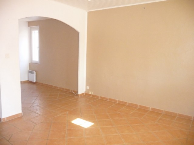 Location Appartement T3/4 MARSEILLE 13013 CHATEAU GOMBERT A LOUER - PROXIMITE COMMODITES - LOGGIA