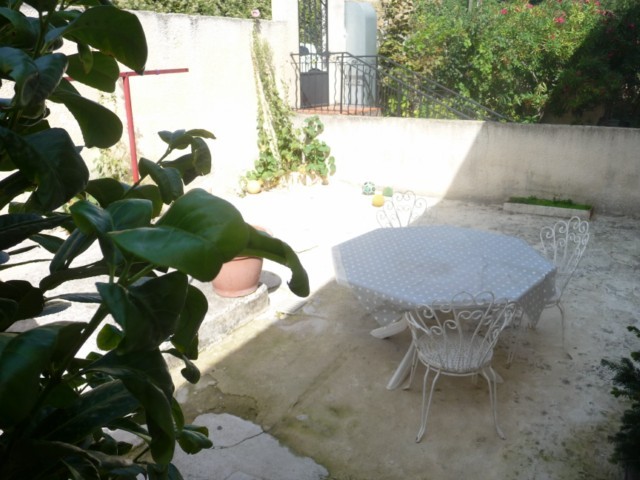 Location Appartement T3 MARSEILLE 13013 SAINT MITRE A LA LOCATION - RDC  - AU CALME - DOUBLE VITRAGE 