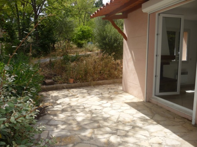 Location VILLA T2 MARSEILLE 13013 CHATEAU GOMBERT A LA LOCATION - PLAIN PIED - AU CALME - JARDINET - TERRASSE