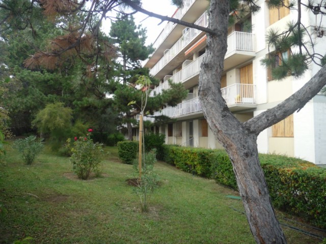 Location Appartement T2 MARSEILLE 13EME SAINT MITRE -  DANS RESIDENCE FERMEE -  RDC - CLIM - CAVE - PLACE DE PARKING PRIVEE - PROX TOUTES COMMODITES