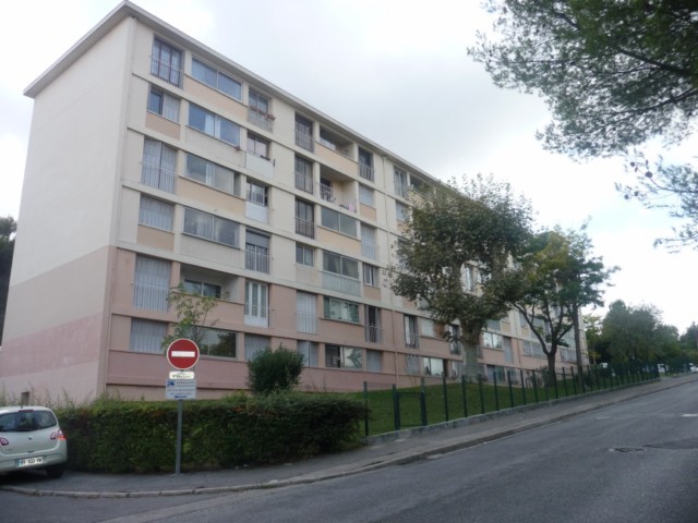Location Appartement T3 MARSEILLE 13EME LA ROSE DANS PETIT IMMEUBLE - 2EME ETAGE SS ASC -  PROXIMITE METRO ET COMMERCES