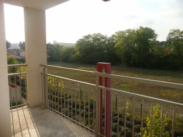 Location Appartement T2 MARSEILLE 13013 LA ROSE A LOUER -  RESIDENCE FERMEE RECENTE  - 2 EME ETAGE - ASC - BALCON - GARAGE