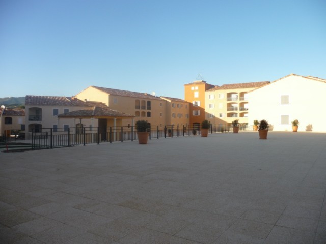Location Appartement T2 ALLAUCH LA VERTE A LA LOCATION - RESIDENCE RECENTE - 1ER ETAGE - ASCENSEUR - TERRASSE - AU CALME