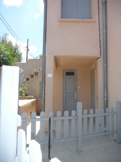 Location Appartement T1 ALLAUCH VILLAGE  TERRASSE - CELLIER - PROX COMMODITES