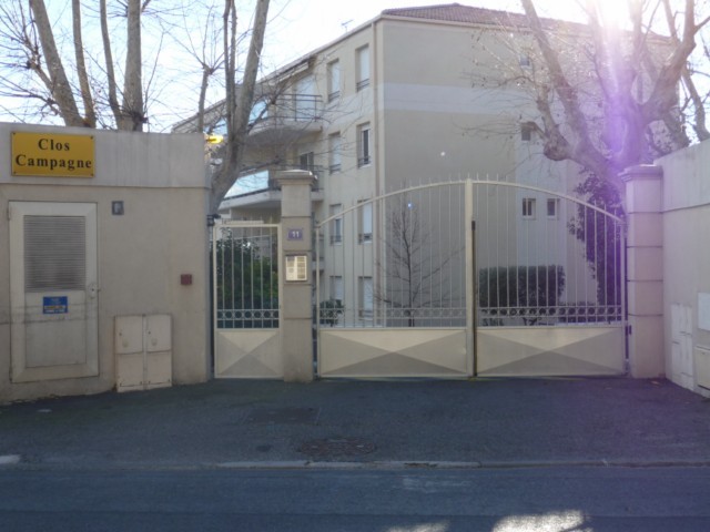 Location Appartement T2 MARSEILLE 13EME ST JEROME DANS RESIDENCE FERMEE RECENTE - 4EME ETAGE - ASC - TERRASSE 11m² - GARAGE EN SOUS SOL - CAVE - PROX. COMMODITES