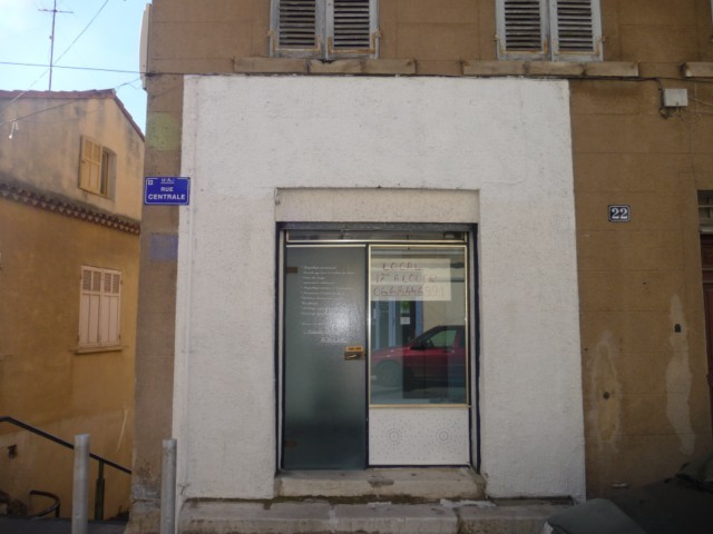 Location LOCAL PROFESSIONNEL MARSEILLE 13013 CHATEAU GOMBERT A LOUER  - LOCAL AVEC VITRINE - AU RDC