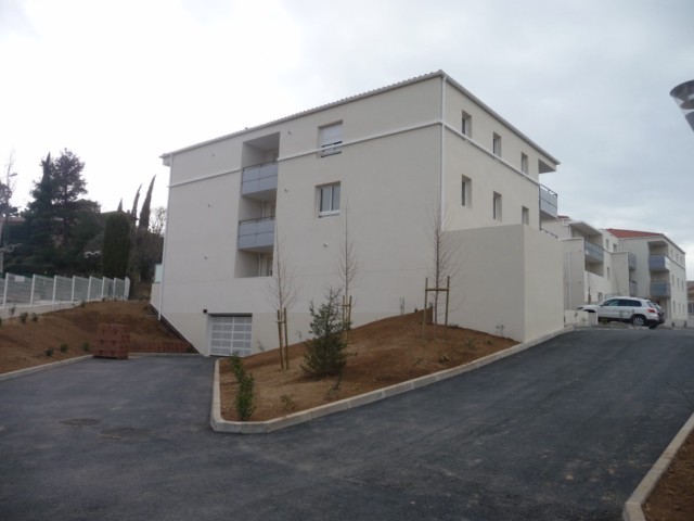 Location MARSEILLE 13EME LA CROIX ROUGE DANS RESIDENCE FERMEE UNE PLACE DE PARKING EN SOUS SOL