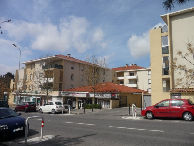 Location Appartement T2 MARSEILLE 12EME LES TROIS LUCS DANS RESIDENCE FERMEE RECENTE - 2EME ETAGE - ASC - BALCON - GARAGE DOUBLE - PROX. COMMERCES COMMODITES