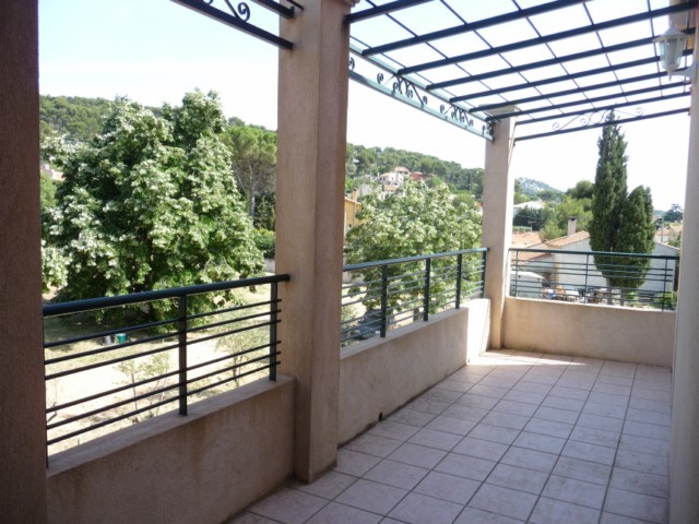 Location Appartement T3 ALLAUCH 13190 LOGIS NEUF A LOUER - RESIDENCE FERMEE RECENTE - 2EME ET DERNIER ETAGE - TERRASSE  - PARKING PRIVE