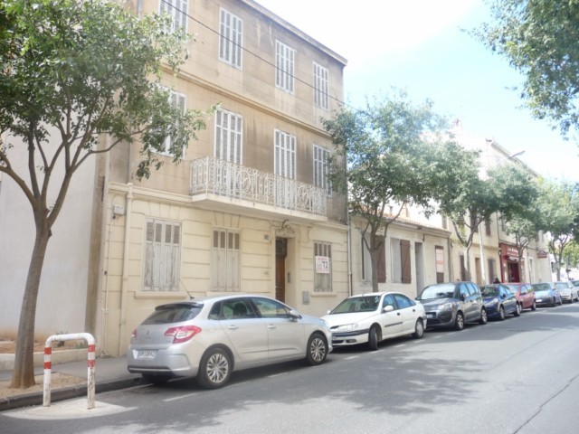 Location APPARTEMENT MEUBLE T2 MARSEILLE 10EME IDEAL ETUDIANT - PROX. FACULTE  - TERRASSE