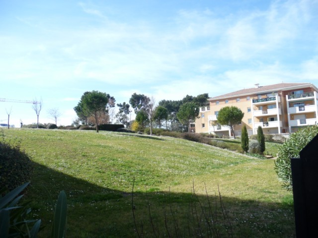 Location Appartement T4 MARSEILLE 13013 TECHNOPOLE CHATEAU GOMBERT A LA LOCATION - RESIDENCE SEMI RECENTE SECURISEE - RDC - GRANDE TERRASSE - 2 PARKINGS
