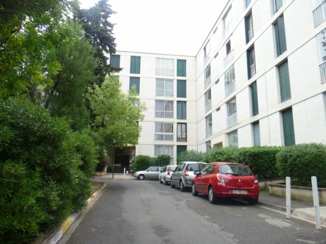 Location Appartement T4 ALLAUCH 13190  LIMITE MARSEILLE 13EME LA CROIX ROUGE A LA LOCATION - RESIDENCE FERMEE - 4EME ET DERNIER ETAGE - VUE DEGAGEE - BALCON - LOGGIA