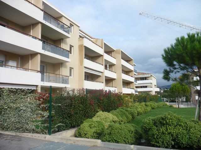 Location Appartement T2 MARSEILLE 13EME  TECHNOPOLE  CHATEAU GOMBERT   A LA LOCATION -  RESIDENCE  RECENTE ET SECURISEE - 1ER ETAGE - ASCENSEUR - TERRASSE 8M² - DOUBLE GARAGE EN SOUS/SOL