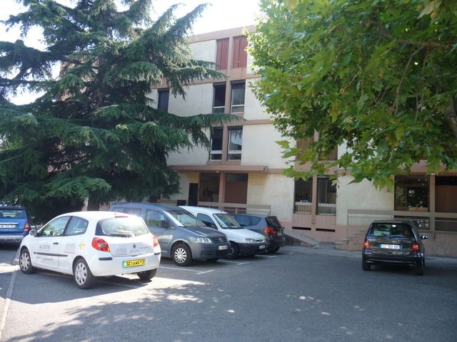 Location Appartement T3 MARSEILLE 12EME LES CAILLOLS A LOUER - RESIDENCE FERMEE ARBOREE AVEC GARDIEN - RDC SURELEVE - CAVE - 2 LOGGIAS