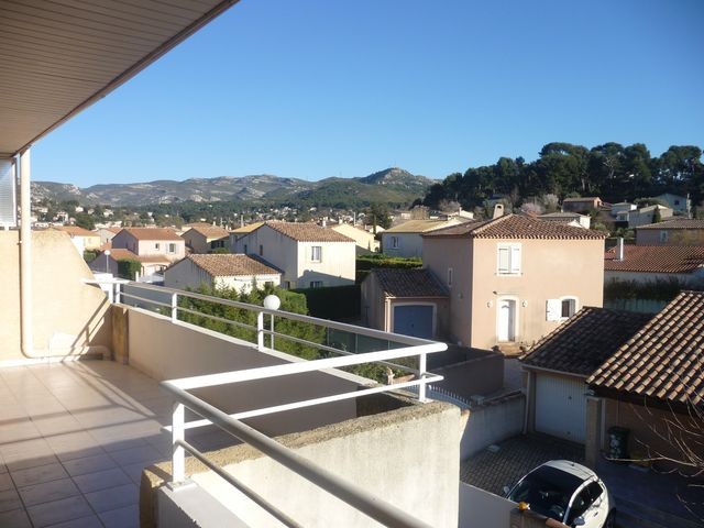 Location Appartement T2 PLAN DE CUQUES A LA LOCATION - PETITE RESIDENCE AU CALME - 2EME ET DERNIER ETAGE - TERRASSE