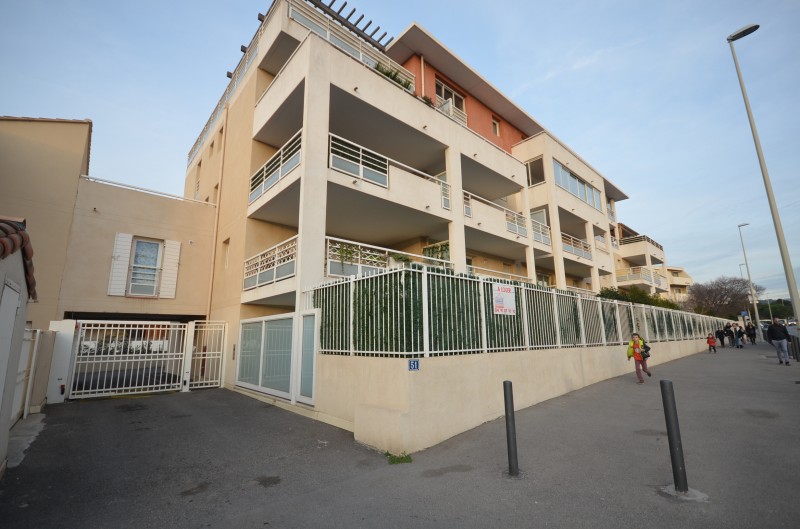 Location Appartement T3 MARSEILLE 13008 AVENUE ZENATTI A LOUER - RESIDENCE RECENTE - REZ DE JARDIN  - GARAGE - PARKING