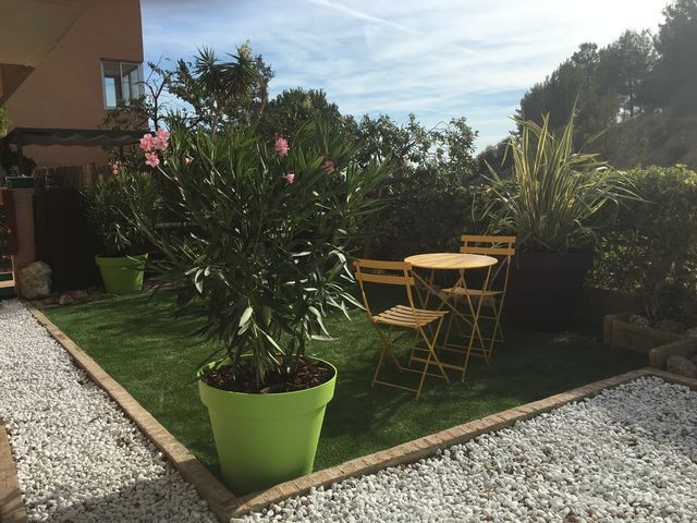 Location Appartement T4 MARSEILLE 13EME SUR LES HAUTEURS DE ST MITRE/LA BATARELLE HAUTE - A LA LOCATION - RESIDENCE AU CALME - DUPLEX - JARDINET - BALCON - VERANDA - GARAGE - CAVE
