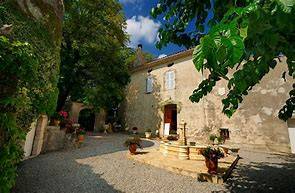 FERME AUBERGE  BAUDUEN DOMAINE DE MAJASTRE