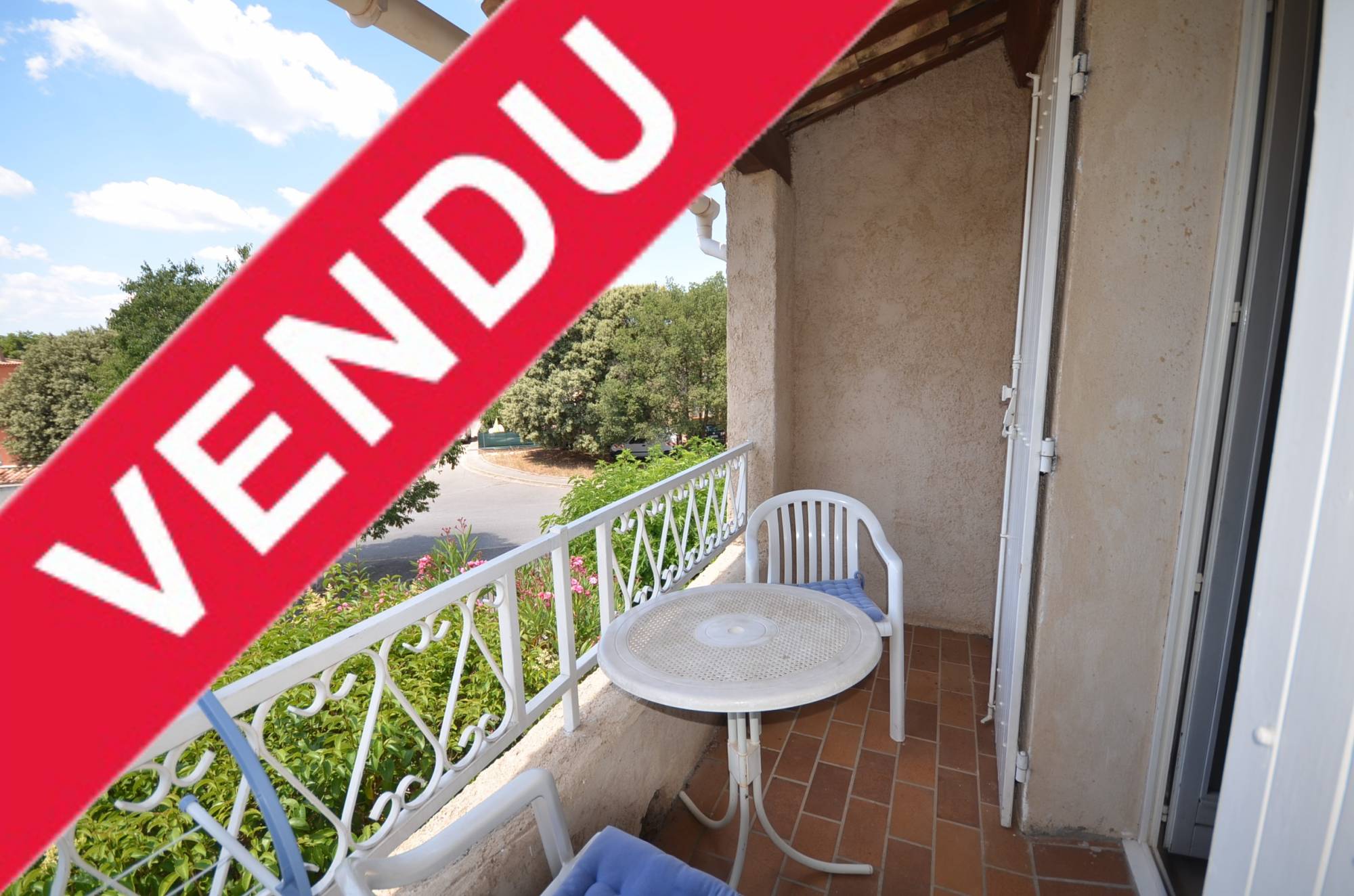 Vente  APPARTEMENT T2 - 5MN À PIED DES PLAGES ET COMMERCES  LES SALLES SUR VERDON