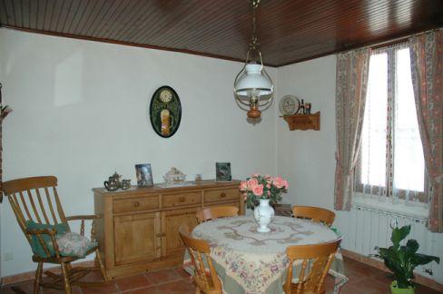 Vente Maison de village entièrement renovée, 3 chambres, bureau, cuisine équipée, buanderie, dégagement, garage, Marseille 13éme - Château Gombert