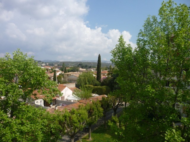 Vente T5 PLAN DE CUQUES APPARTEMENT DE TYPE 5 AU 2EME ET DERNIER ETAGE BALCON PROX TOUTES COMMODITES