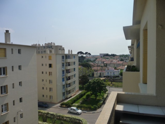 Vente T3 MARSEILLE 13EME ST JUST DANS RESIDENCE FERMEE UN APPARTEMENT DE TYPE 3 AU 5EME ETAGE - BALCON - LOGGIA - CAVE - PROX COMMODITES