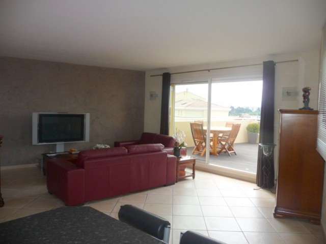 Vente T4 MARSEILLE 13EME SAINT MITRE DANS PETITE RESIDENCE RECENTE FERMEE T4 AU 3EME ET DERNIER ETAGE GRANDE TERASSE PARKING GARAGE
