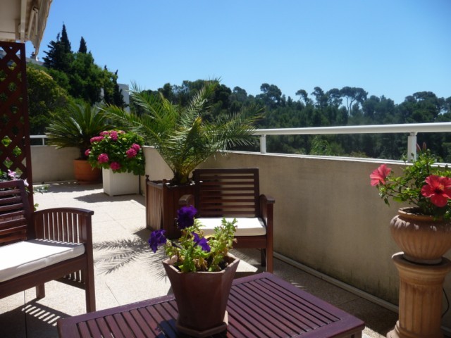 Vente Appartement T3 MARSEILLE 12EME LES TROIS LUCS DANS PETITE RESIDENCE FERMEE - TERRASSE 58m² - VUE DEGAGEE - AU CALME - GARAGE - PARKING - PROX. COMMODITES