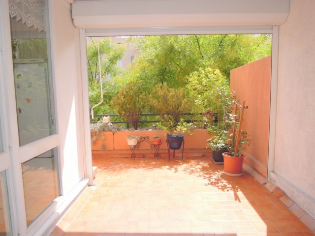 Vente T4 PLAN DE CUQUES CENTRE DANS RESIDENCE APPARTEMENT T4 AU RDC - TERRASSE + LOGGIA - PROX COMMODITES