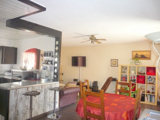 Vente Appartement T3 PLAN DE CUQUES PROCHES DES COMMODITES ET COMMERCES - AU CALME - ENTIEREMENT RENOVE